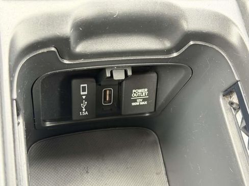 Used 2018 Honda CR-V Touring image 17