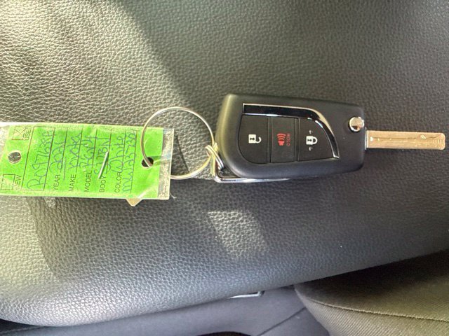 Used 2021 Toyota RAV4 LE AWD/4WD image 10