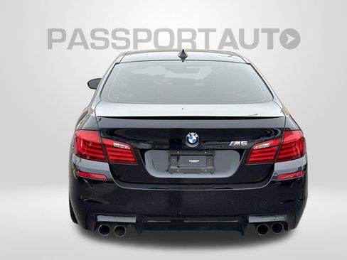 Used 2013 BMW M5 RWD image 3