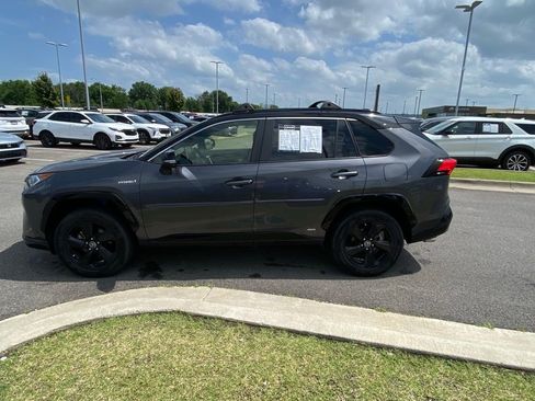 Used 2019 Toyota RAV4 XSE AWD/4WD image 4