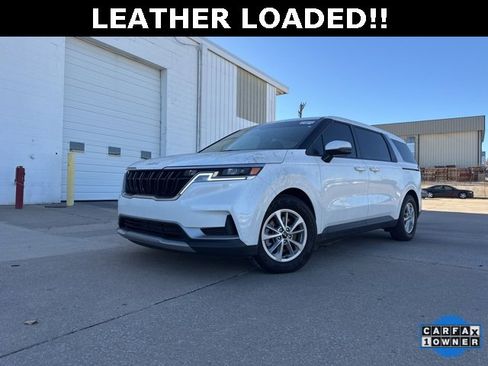 Used 2024 Kia Carnival LX image 3