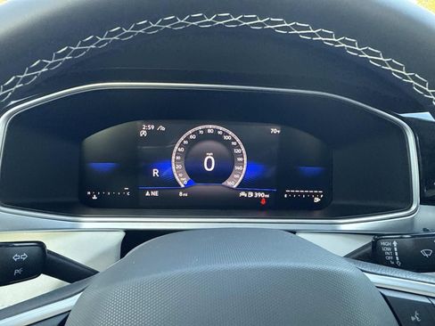 New 2025 Volkswagen Taos SE image 13