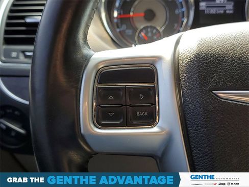Used 2011 Chrysler Town & Country Touring image 13