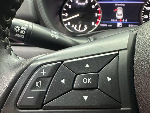 Used 2021 Nissan Sentra SV FWD image 13