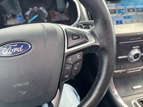 Used 2017 Ford Edge Titanium w/ Equipment Group 301A AWD/4WD image 32