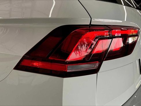 Used 2022 Volkswagen Tiguan S image 30