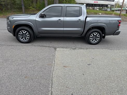 Used 2023 Nissan Frontier SV w/ SV Convenience Package AWD/4WD image 7
