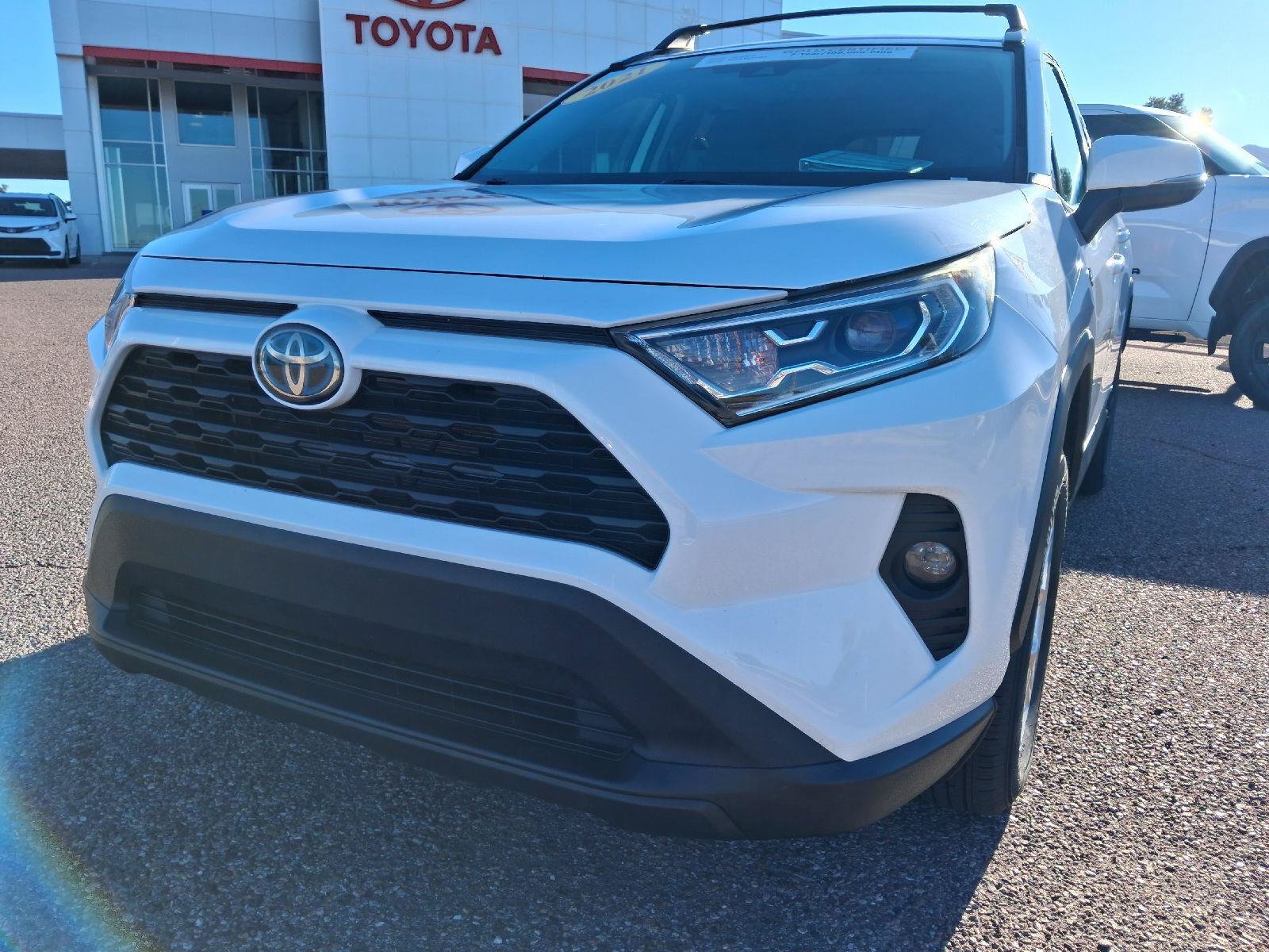 Used 2021 Toyota RAV4 XLE w/ Convenience Package AWD/4WD image 12
