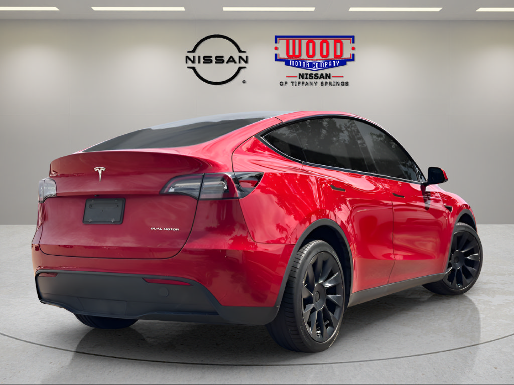 Used 2023 Tesla Model Y Long Range AWD/4WD image 2