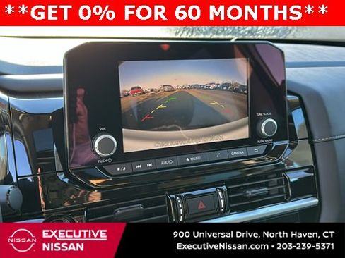 New 2025 Nissan Pathfinder SV w/ SV Premium Package image 17