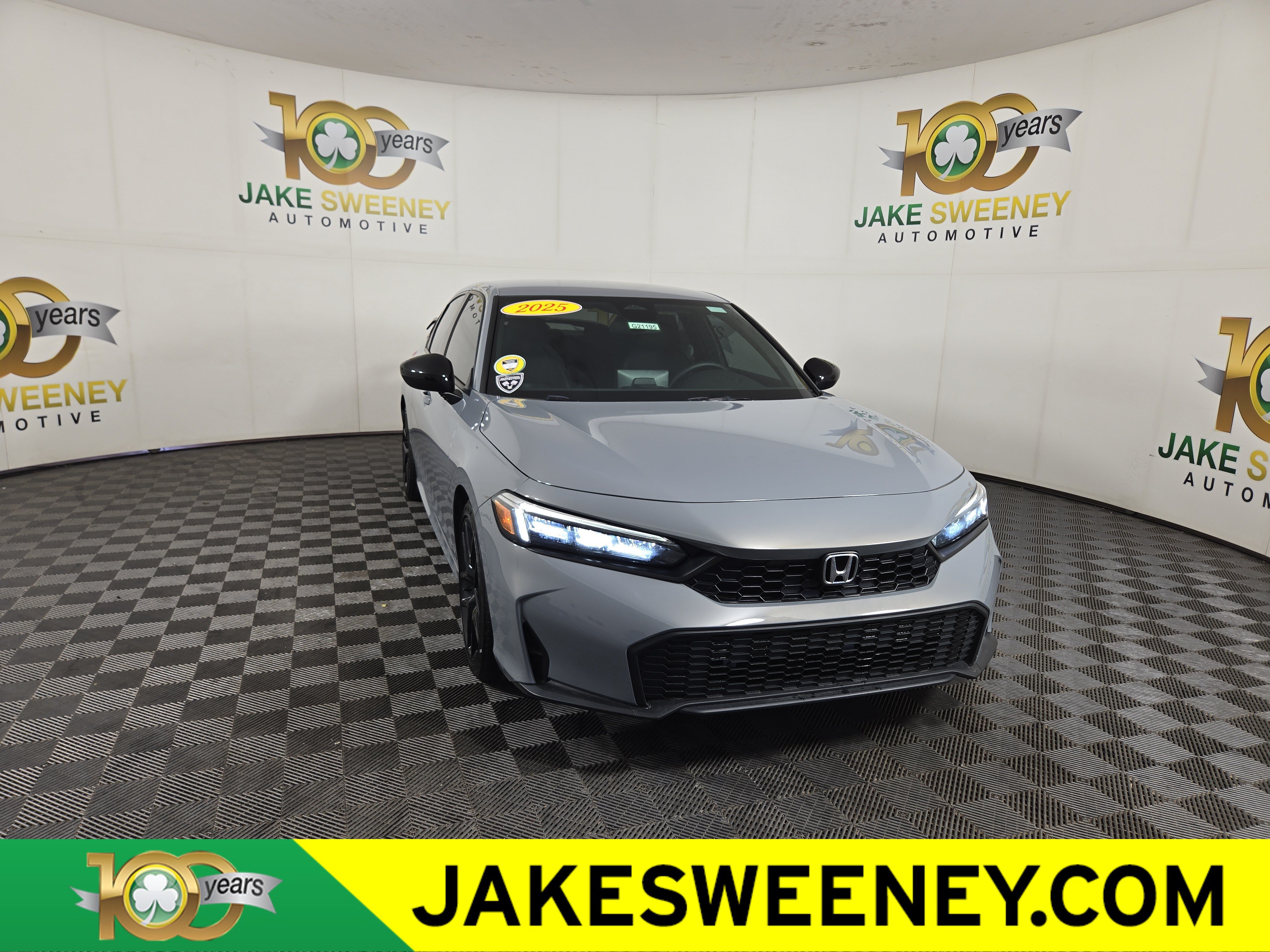 Used 2025 Honda Civic Sport image 1