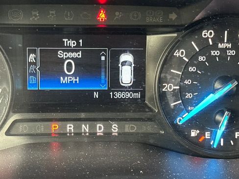 Used 2018 Ford Explorer XLT image 26