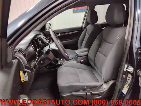 Used 2011 Kia Sorento LX AWD/4WD image 10
