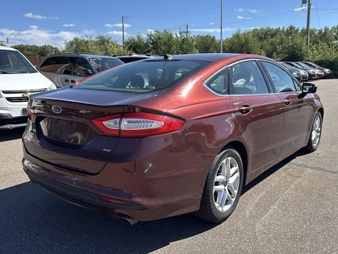 Used 2015 Ford Fusion SE FWD image 5