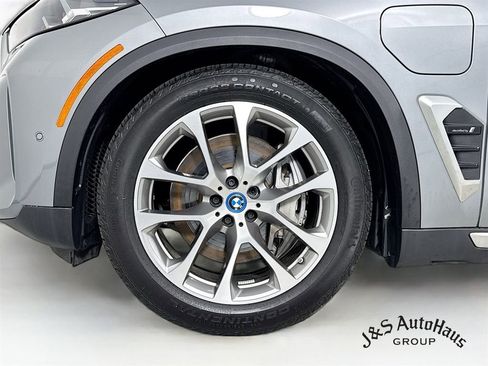 Used 2024 BMW X5 xDrive50e w/ Parking Assistance Package image 39