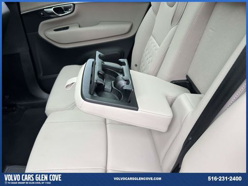 Used 2025 Volvo XC90 T8 Plus AWD/4WD image 12
