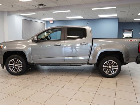 Used 2022 Chevrolet Colorado W/T w/ Custom Special Edition AWD/4WD image 2