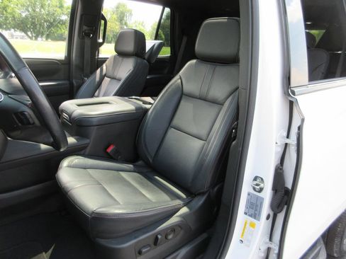 Used 2021 Chevrolet Tahoe RST w/ Luxury Package AWD/4WD image 21