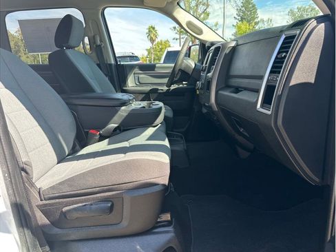 Used 2022 RAM 1500 Classic SLT image 11