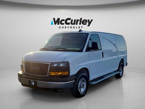 Used 2025 GMC Savana 2500 w/ Driver Convenience Package RWD image 3