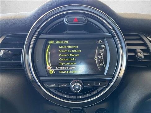 Used 2018 MINI Cooper S image 13