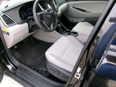Used 2017 Hyundai Tucson SE FWD image 9