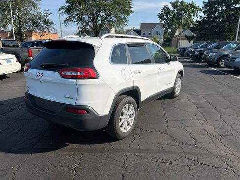 Used 2016 Jeep Cherokee Latitude w/ Cold Weather Group AWD/4WD image 6
