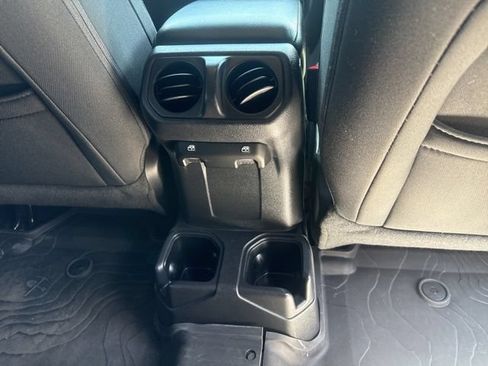 Used 2022 Jeep Wrangler Unlimited Sport AWD/4WD image 27