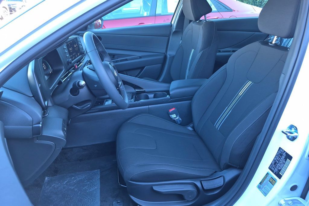New 2026 Hyundai Elantra SEL Sport FWD image 13