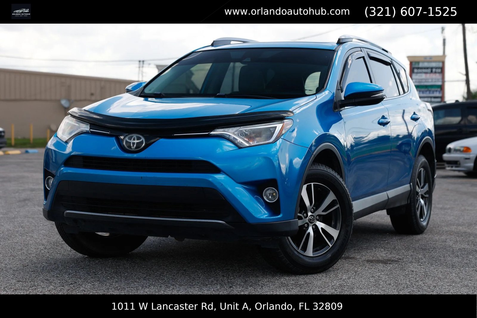 Used 2017 Toyota RAV4 XLE FWD image 1