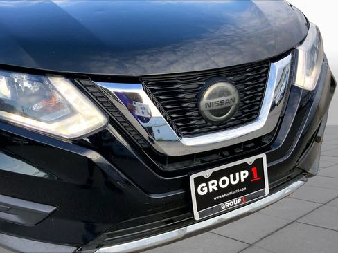 Used 2018 Nissan Rogue S AWD/4WD image 30