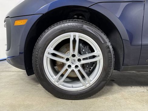 Certified 2023 Porsche Macan AWD/4WD image 13