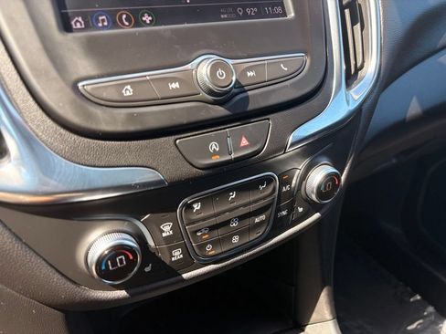 Used 2023 Chevrolet Equinox LT w/ Driver Convenience Package AWD/4WD image 17
