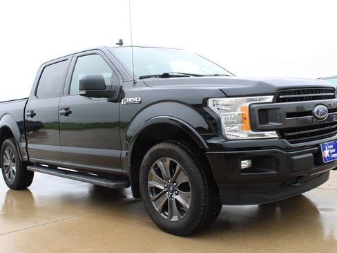 Used 2018 Ford F150 XLT w/ Equipment Group 302A Luxury AWD/4WD image 3