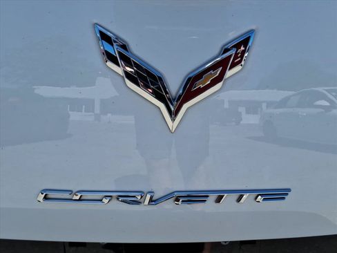 Used 2019 Chevrolet Corvette Stingray Coupe w/ 1LT RWD image 14