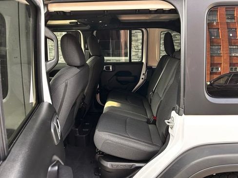 Used 2024 Jeep Wrangler Unlimited AWD/4WD image 17