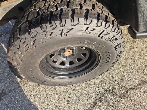 Used 2013 Jeep Wrangler Sport AWD/4WD image 13