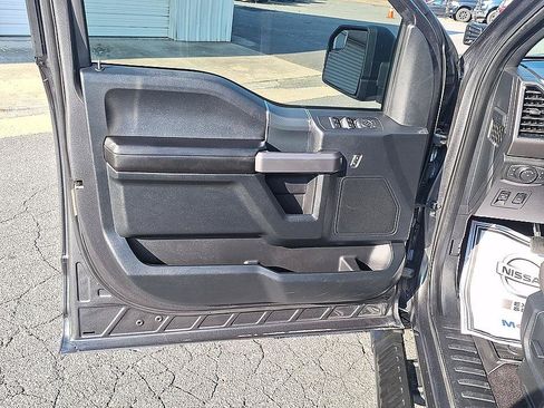Used 2019 Ford F150 XLT w/ Equipment Group 302A Luxury AWD/4WD image 9