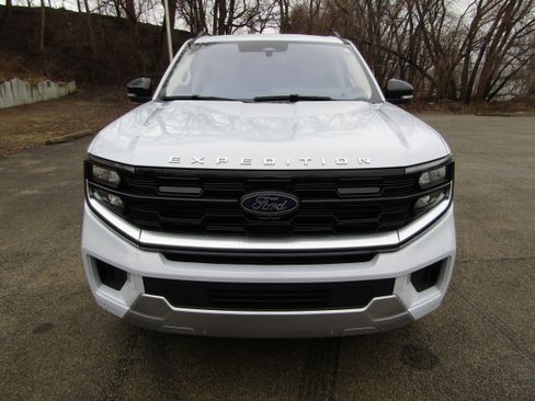 Used 2025 Ford Expedition Platinum w/ Platinum Ultimate Package image 7