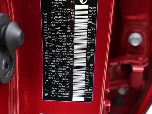 Used 2024 Toyota Corolla LE image 32