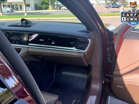 Used 2018 Porsche Panamera 4S image 16