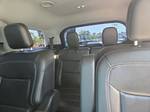 Used 2023 Ford Explorer XLT w/ Equipment Group 202A AWD/4WD image 18