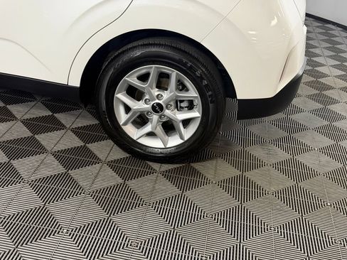 Used 2025 Kia Soul FWD image 13