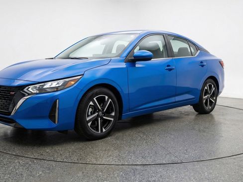 Used 2025 Nissan Sentra SV FWD image 3
