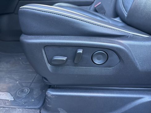 Used 2021 Chevrolet Tahoe Premier w/ Premium Package image 5