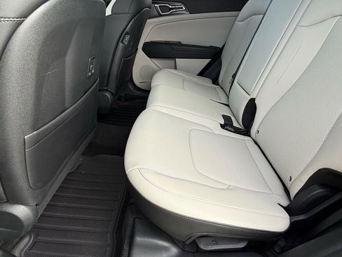 Used 2025 Kia Sportage EX w/ Premium Package image 13
