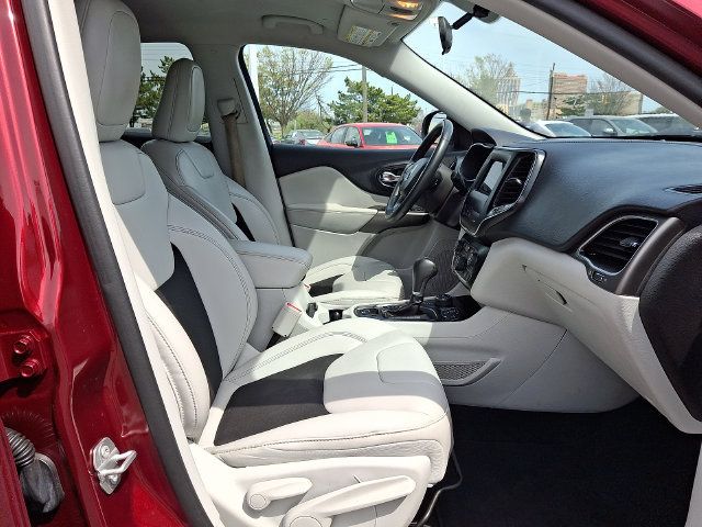 Used 2020 Jeep Cherokee Latitude Plus AWD/4WD image 26