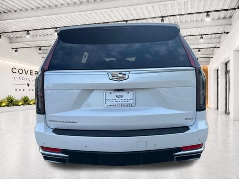 Used 2021 Cadillac Escalade Premium Luxury RWD image 12