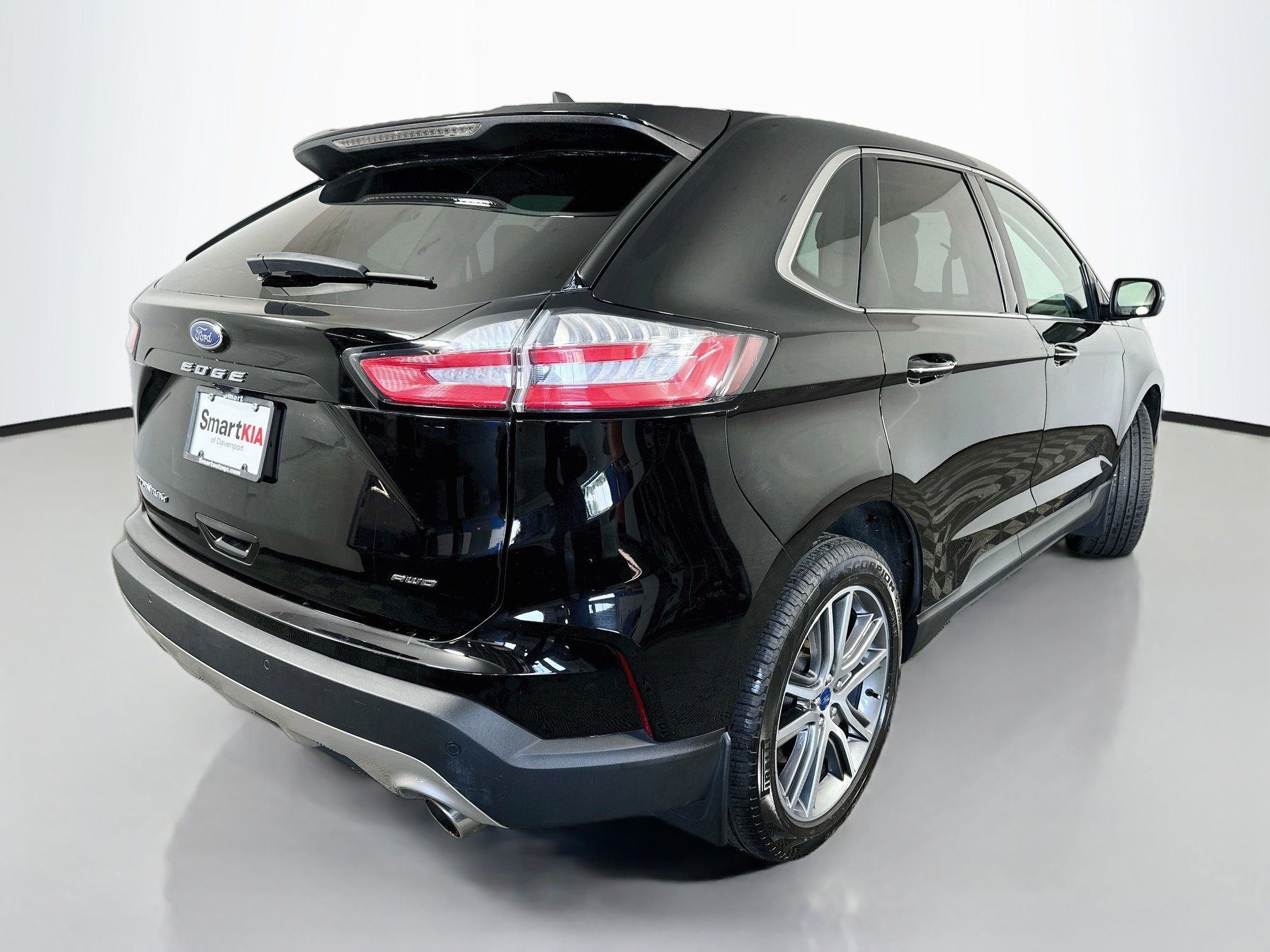 Used 2022 Ford Edge Titanium AWD/4WD image 7