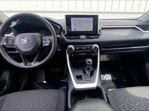 Used 2024 Toyota RAV4 XLE AWD/4WD image 19